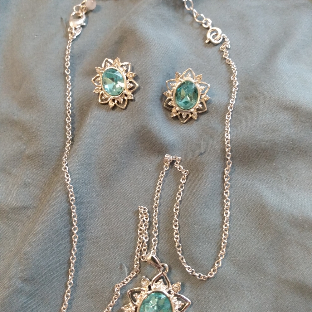 Jeweled Necklace And Earrings Set